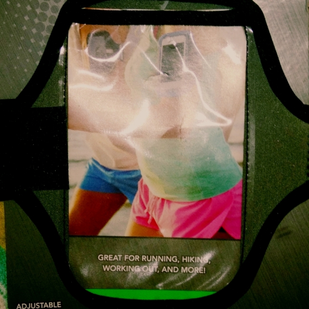 Universal Sport Armband Cellphone Case by E-Circuit